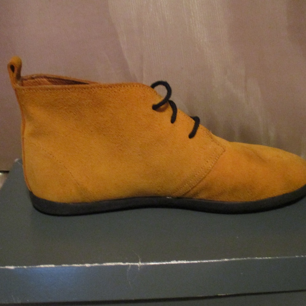 GOLD SUEDE BOOTIE - Picture 3 of 3